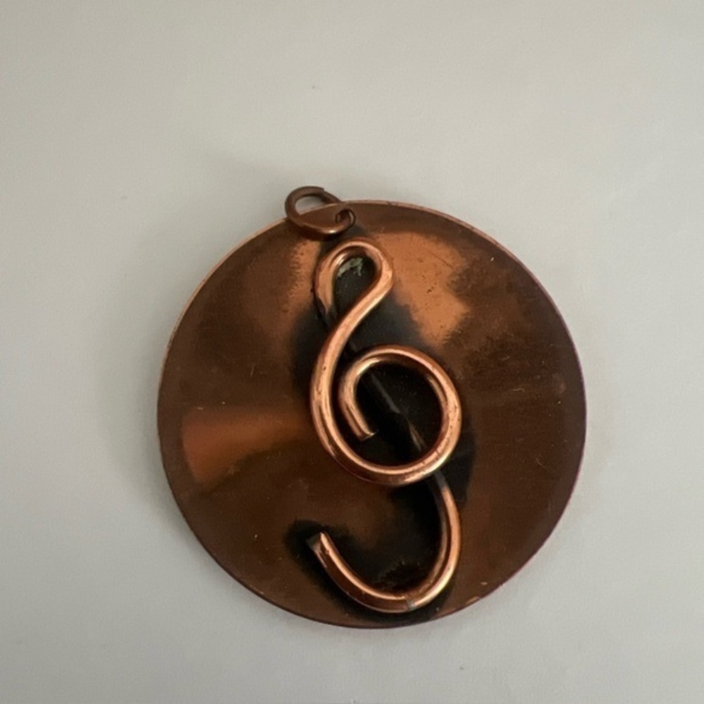 Vintage Copper Tone Music Cleft Note Pendant Gift
Music Teacher